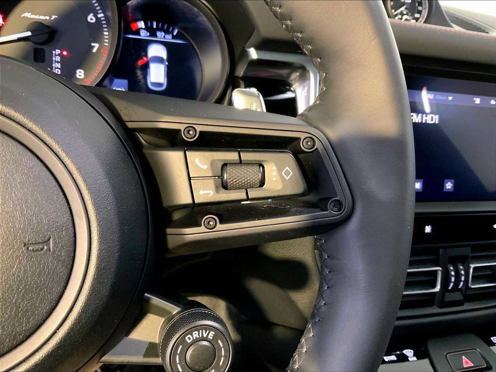 Certified 2023 Porsche Macan Turbo image 28