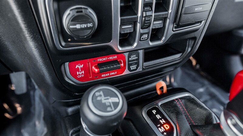 Used 2021 Jeep Wrangler Unlimited Rubicon w/ Uconnect 4C Nav & Sound Group AWD/4WD image 30