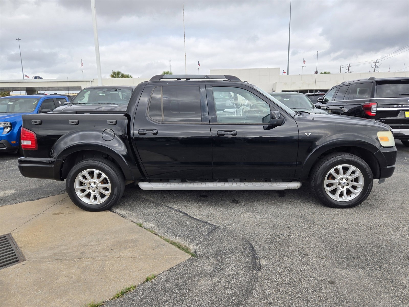 Used 2007 Ford Explorer Sport Trac Limited image 4