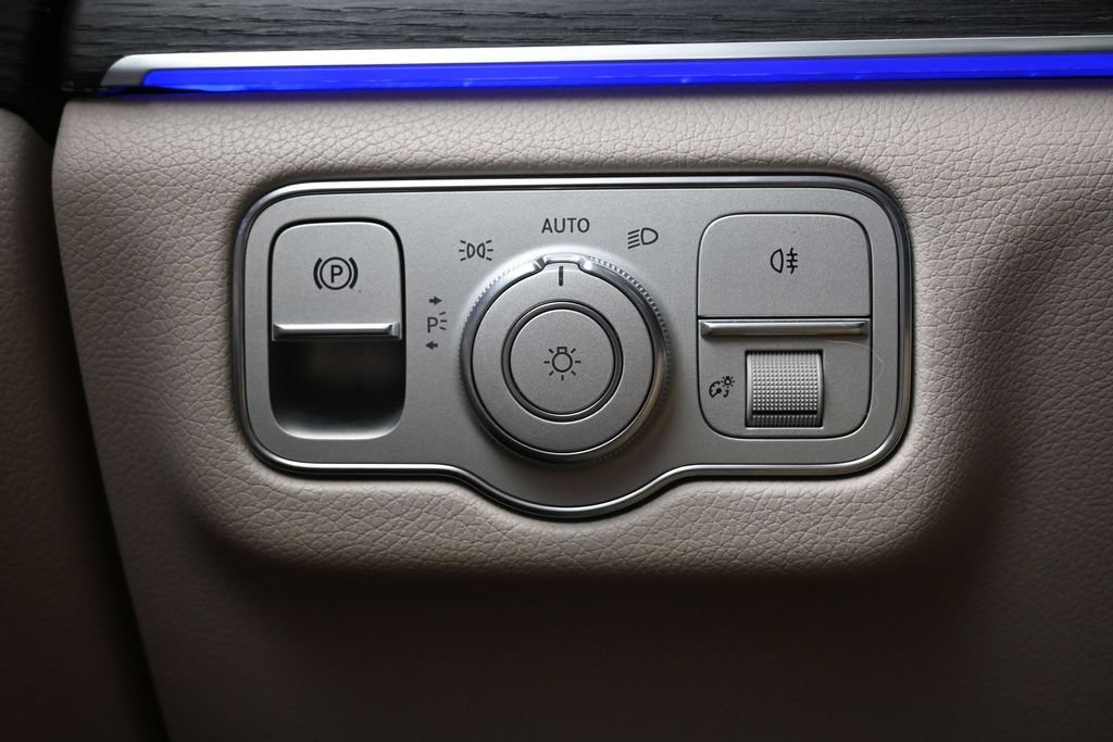 Used 2021 Mercedes-Benz GLS 450 4MATIC image 19