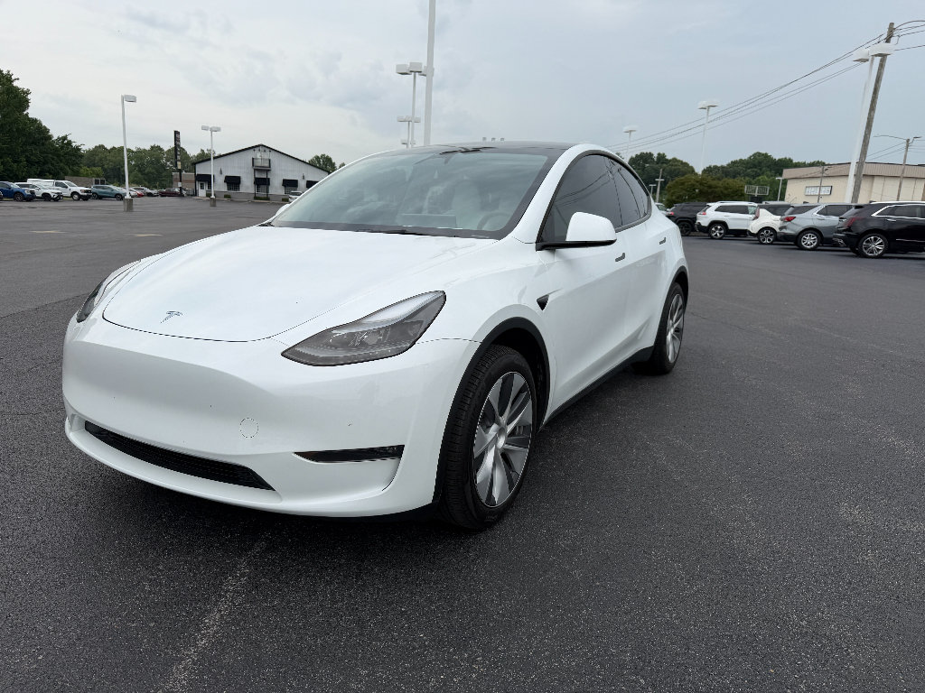 Used 2024 Tesla Model Y Long Range AWD/4WD image 5