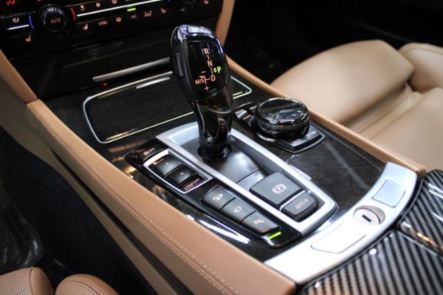 Used 2015 BMW 750Li xDrive AWD/4WD image 17