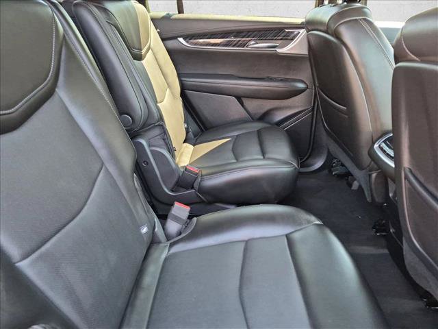 Used 2025 Cadillac XT6 Premium Luxury AWD/4WD image 22