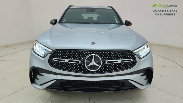 Used 2025 Mercedes-Benz GLC 300 4MATIC image 17