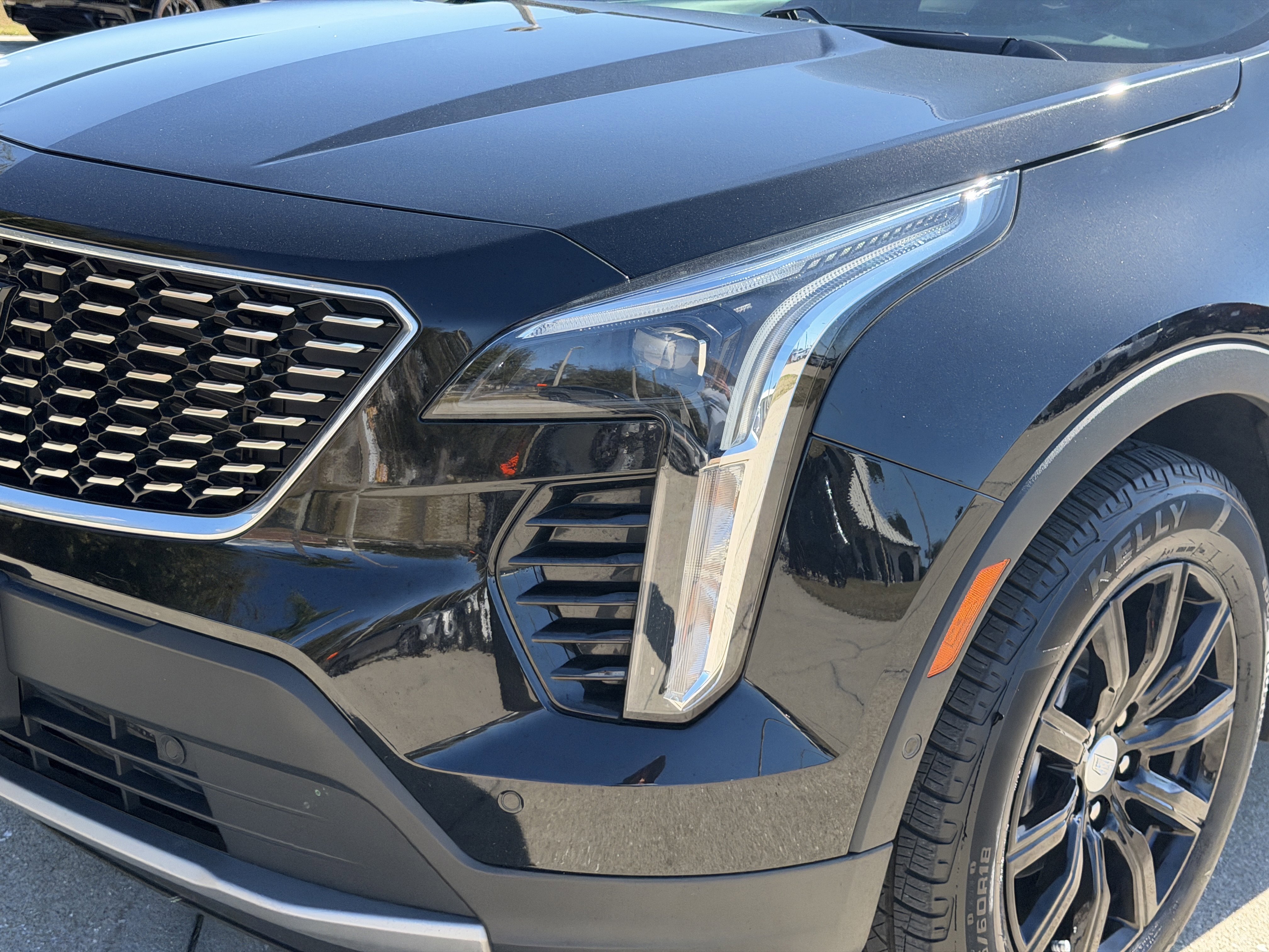 Certified 2022 Cadillac XT4 Premium Luxury w/ Enhanced Visibility Package image 8