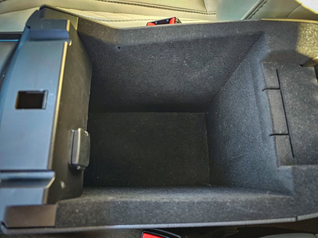 Used 2017 Ford Explorer Platinum image 34