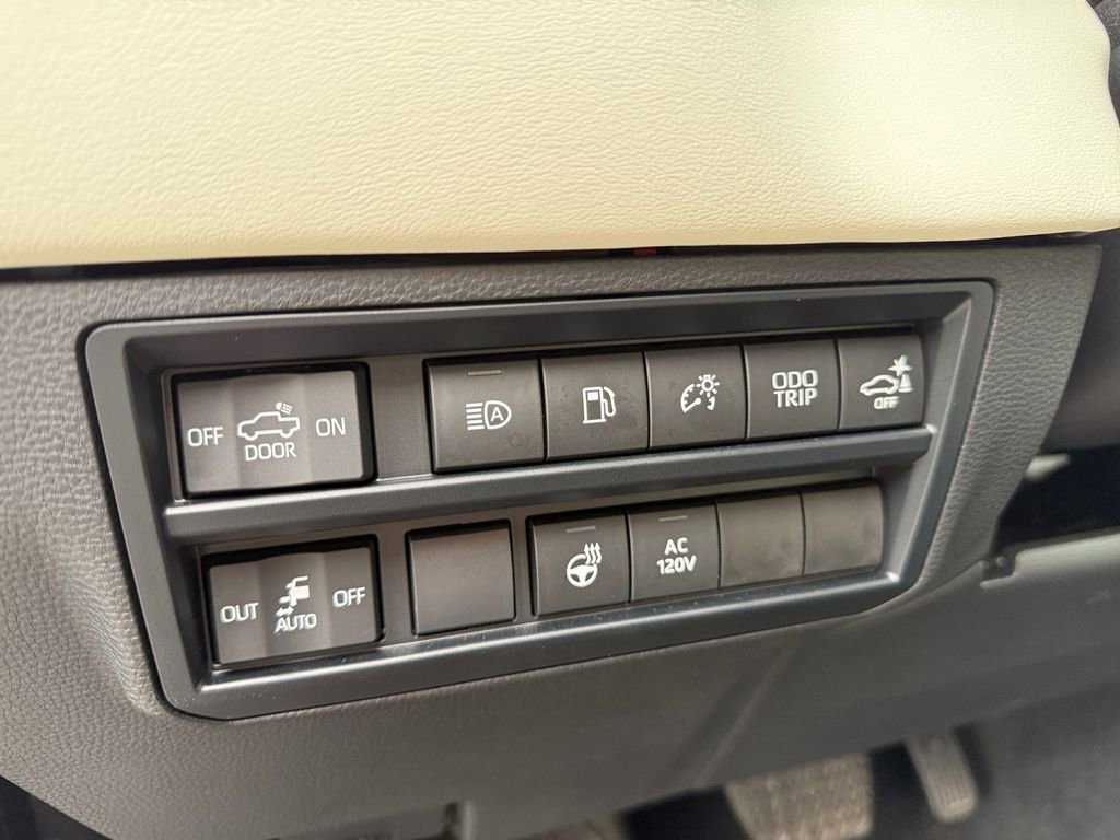 Used 2023 Toyota Tundra Capstone image 31