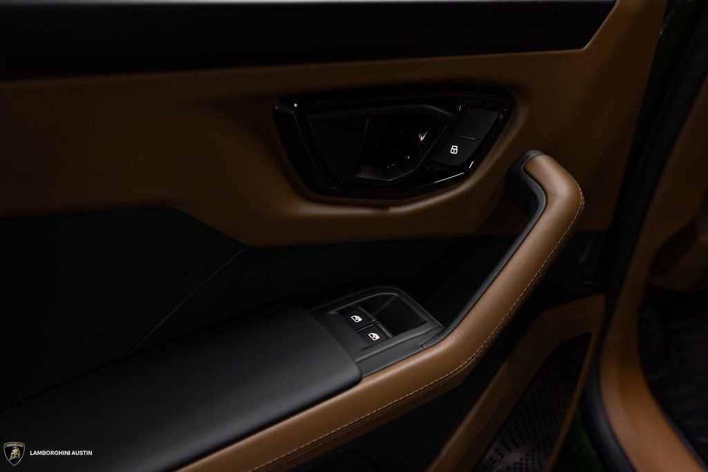 New 2025 Lamborghini Urus SE image 38