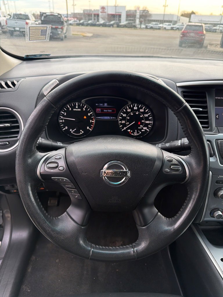 Used 2017 Nissan Pathfinder SL image 14
