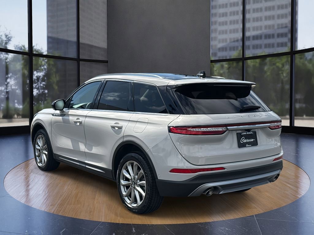 Certified 2022 Lincoln Corsair FWD image 4