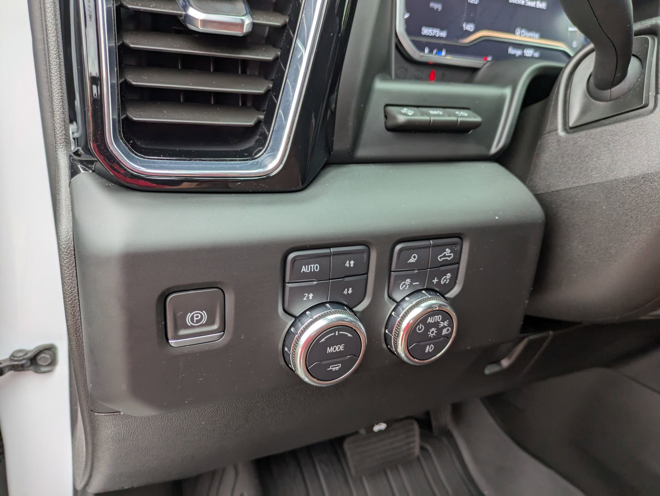 Used 2024 GMC Sierra 2500 Denali Ultimate image 17