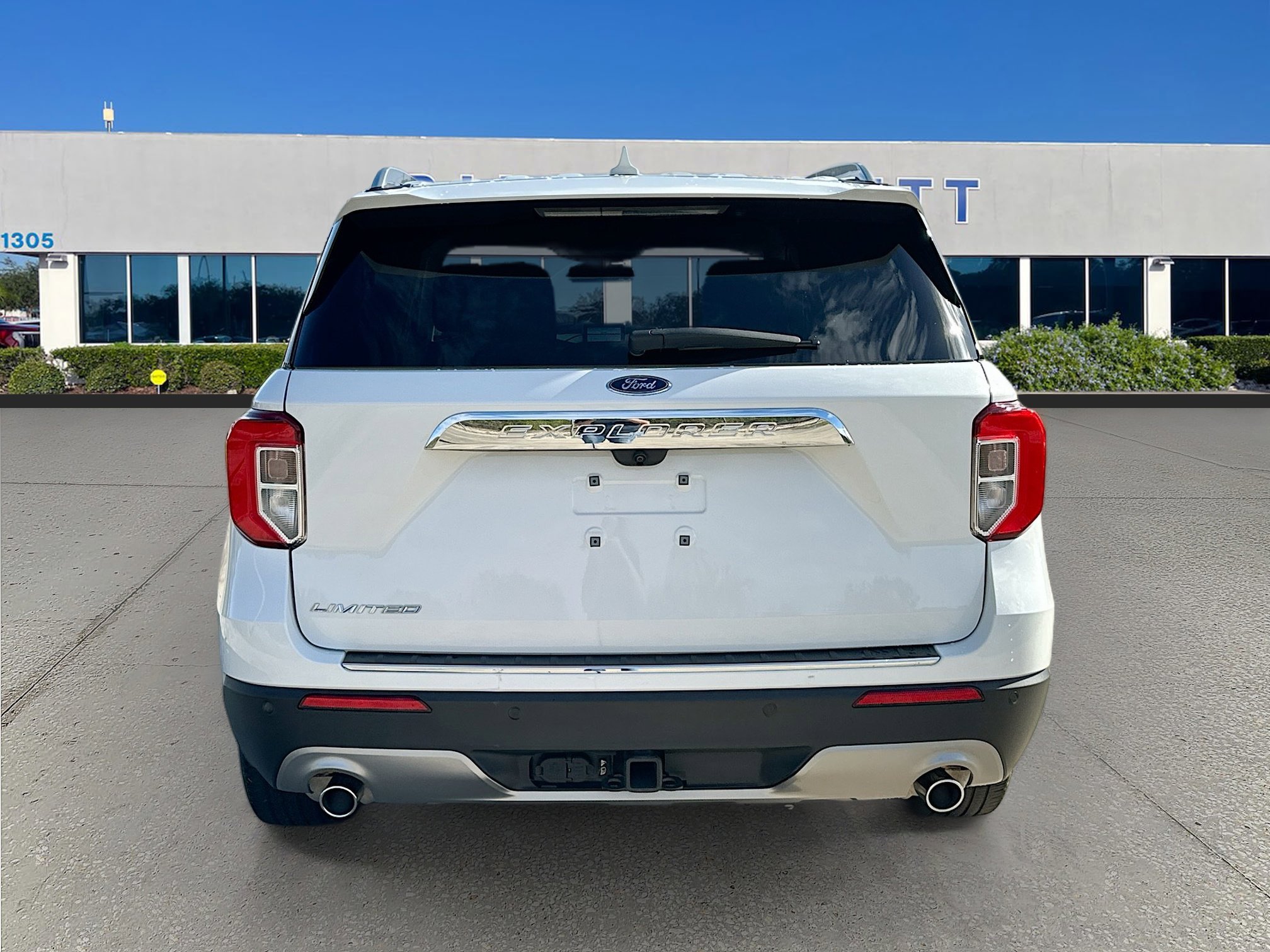 Certified 2022 Ford Explorer Limited w/ Limited Technology Package image 6