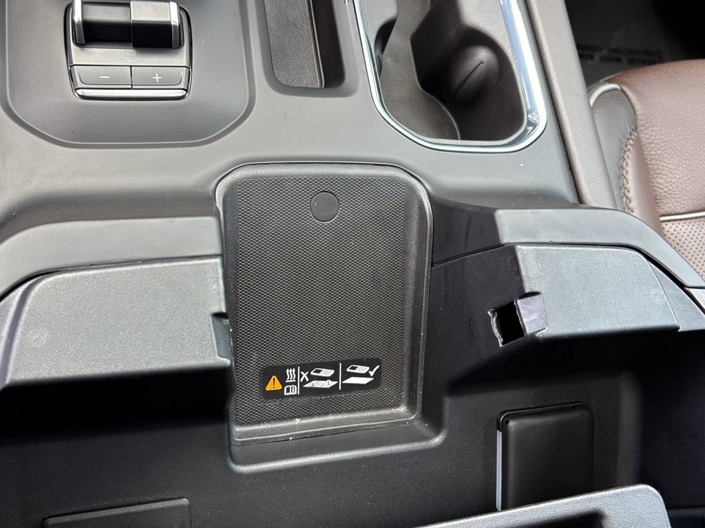 Used 2023 GMC Sierra 1500 Denali AWD/4WD image 39