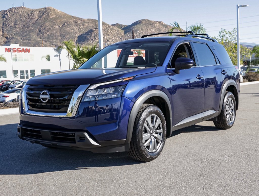 New 2025 Nissan Pathfinder SV image 8