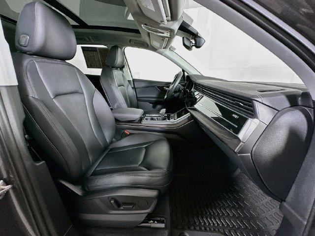 Used 2023 Audi Q7 3.0T Premium w/ Convenience Package AWD/4WD image 29