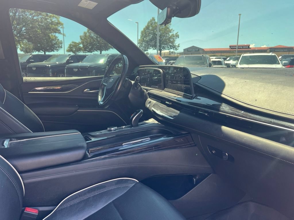 Used 2021 Cadillac Escalade Sport w/ LPO, Illumination Package AWD/4WD image 23