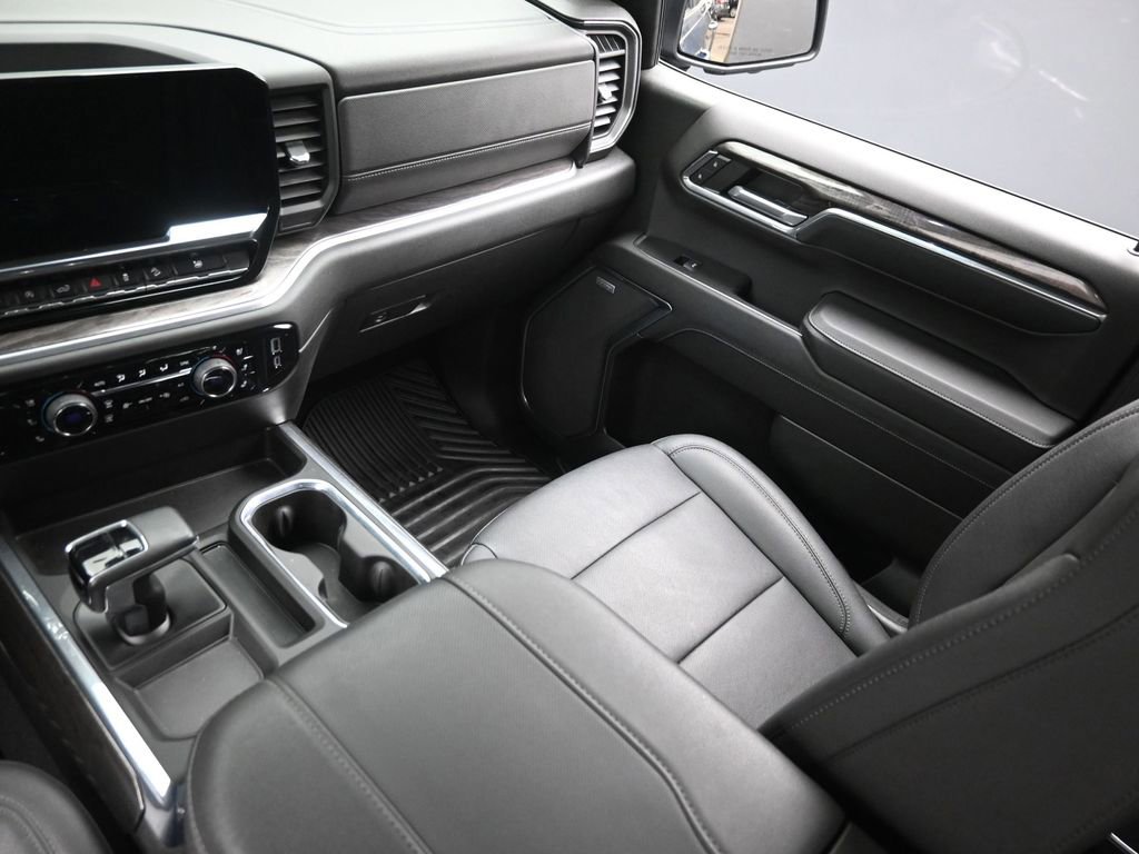 Used 2023 Chevrolet Silverado 1500 LTZ w/ LTZ Premium Package image 12