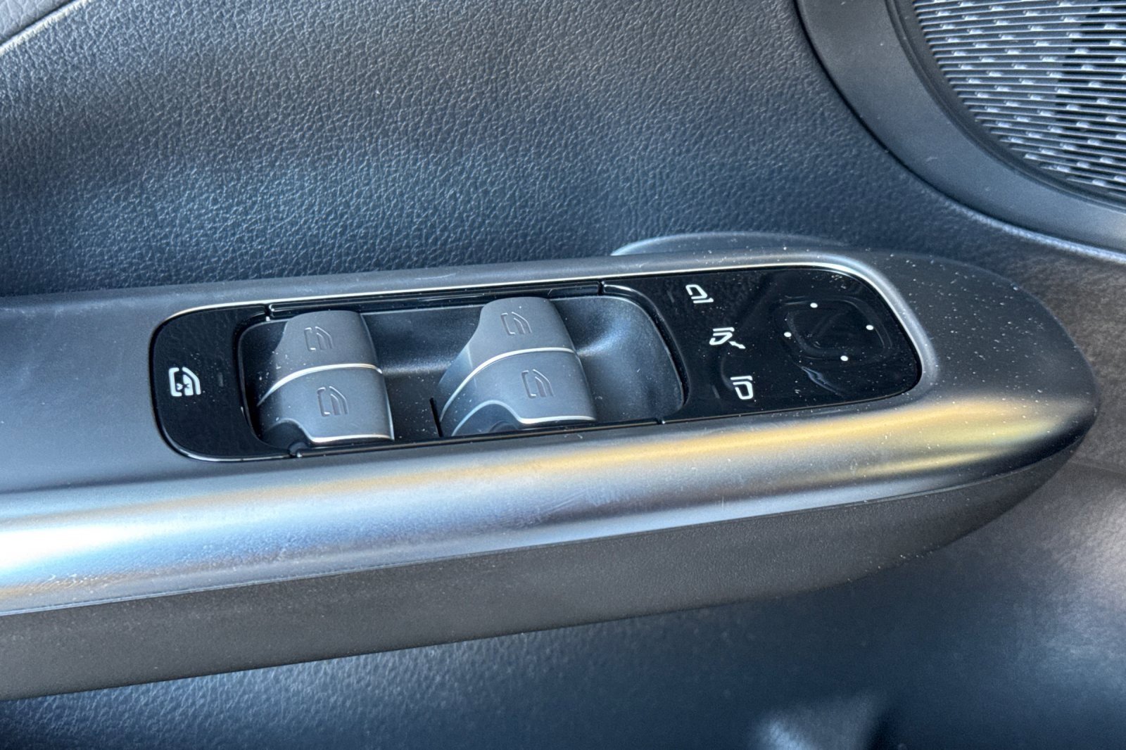 New 2025 Mercedes-Benz C 300 4MATIC Sedan image 13