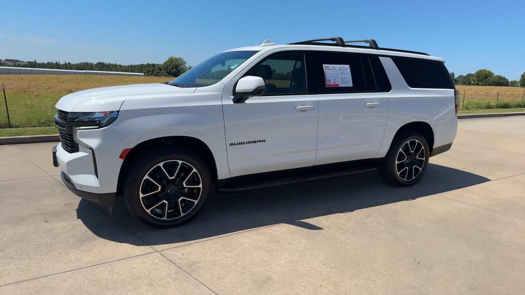 Used 2023 Chevrolet Suburban RST w/ Luxury Package RWD image 5