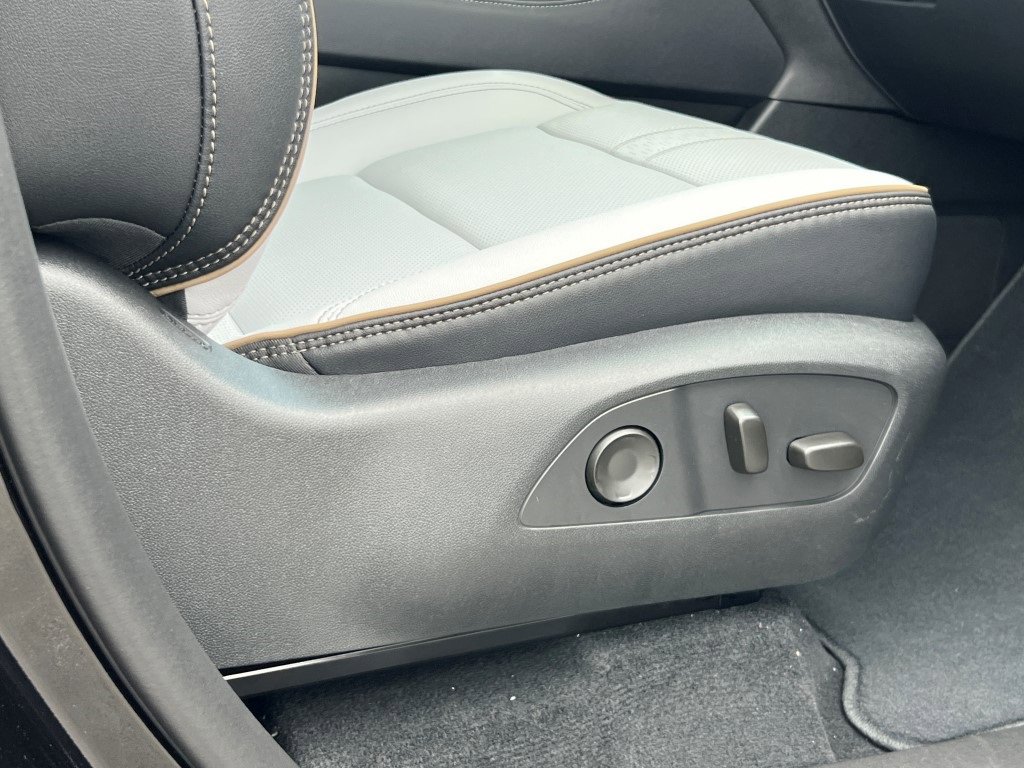 New 2026 Chevrolet Traverse High Country image 10