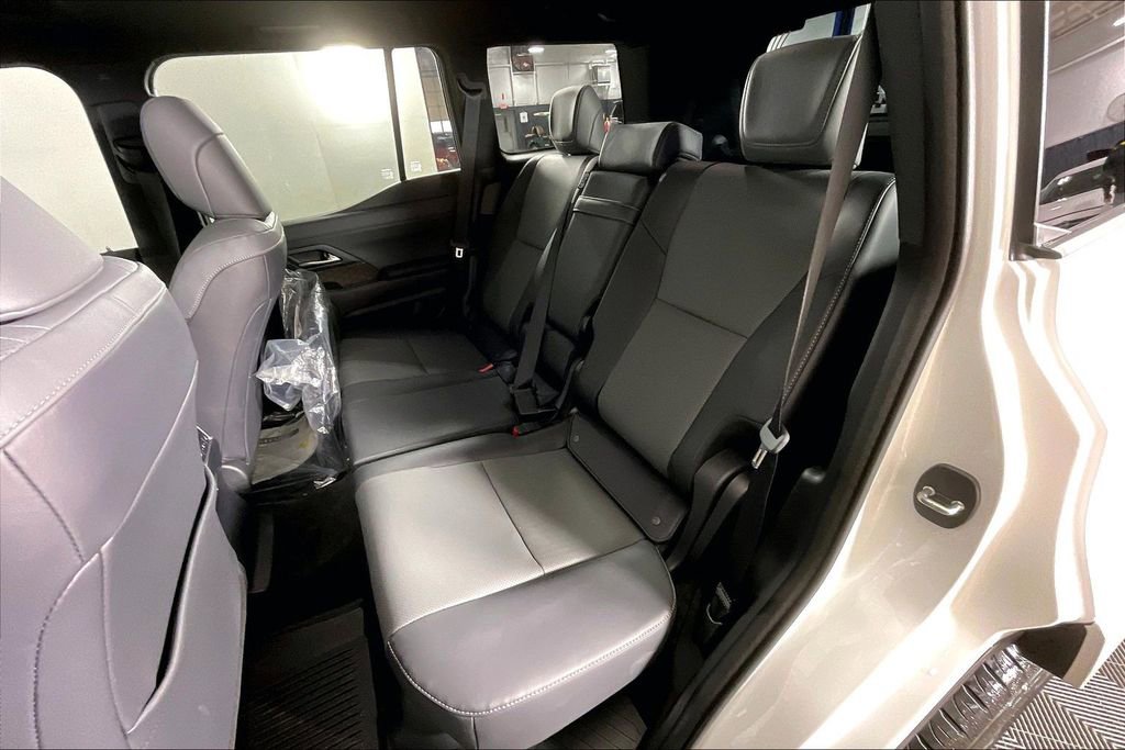 Used 2025 Lexus GX 550 image 35