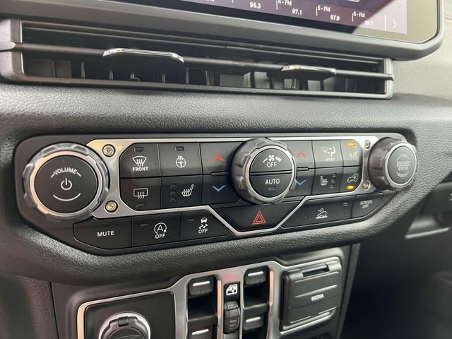 New 2025 Jeep Gladiator Sport image 21