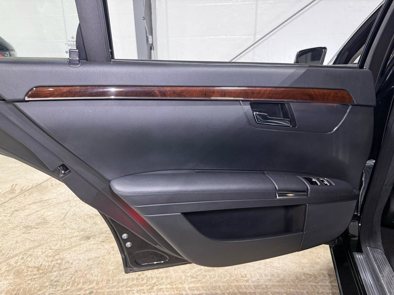 Used 2012 Mercedes-Benz S 550 4MATIC image 34