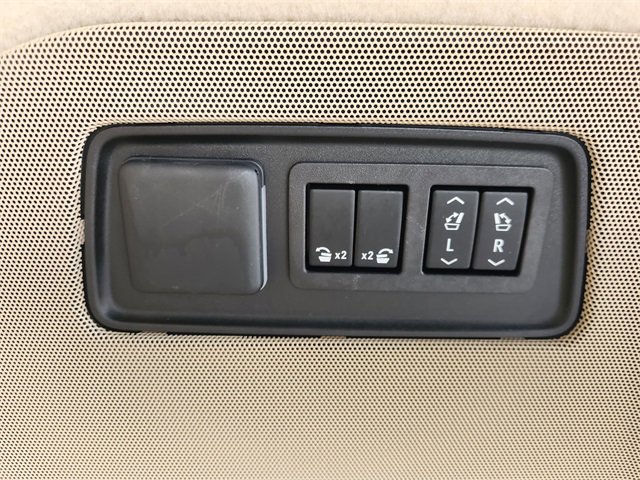 Used 2024 Cadillac Escalade Premium Luxury w/ Performance Package AWD/4WD image 35