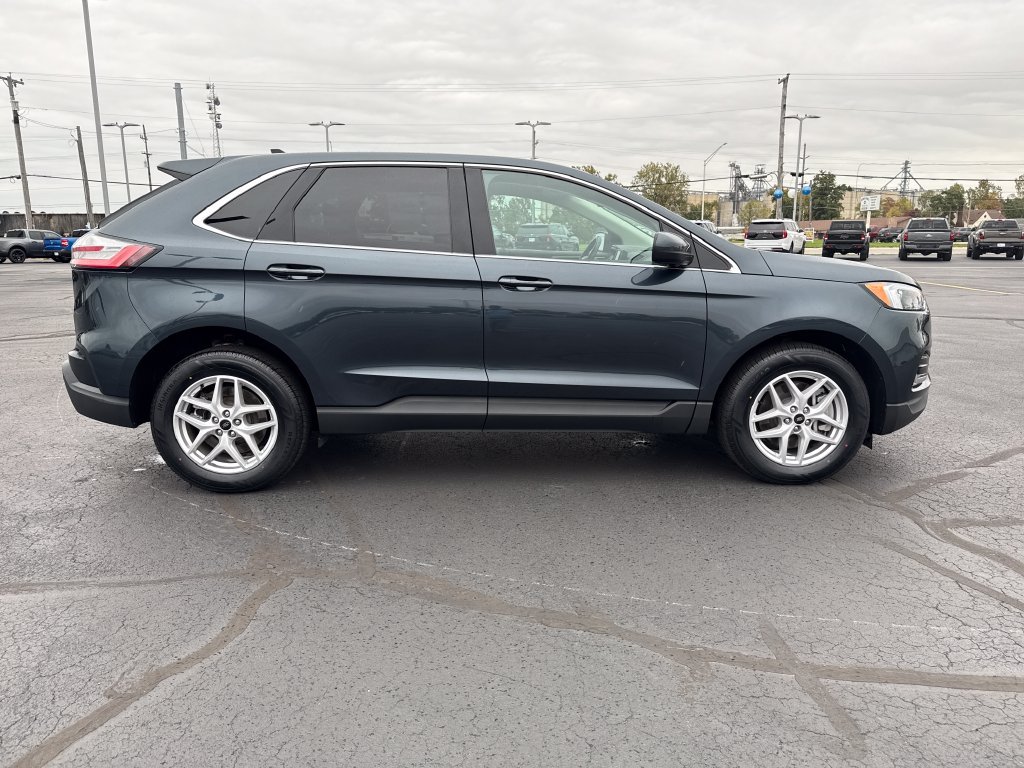 Used 2023 Ford Edge SEL w/ Convenience Package AWD/4WD image 9
