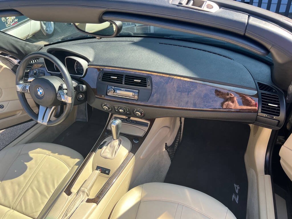 Used 2006 BMW Z4 3.0si RWD image 23