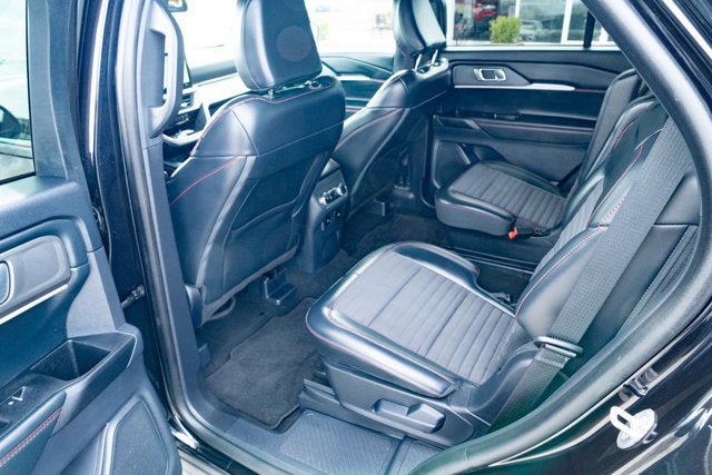 Used 2025 Ford Explorer ST-Line AWD/4WD image 26