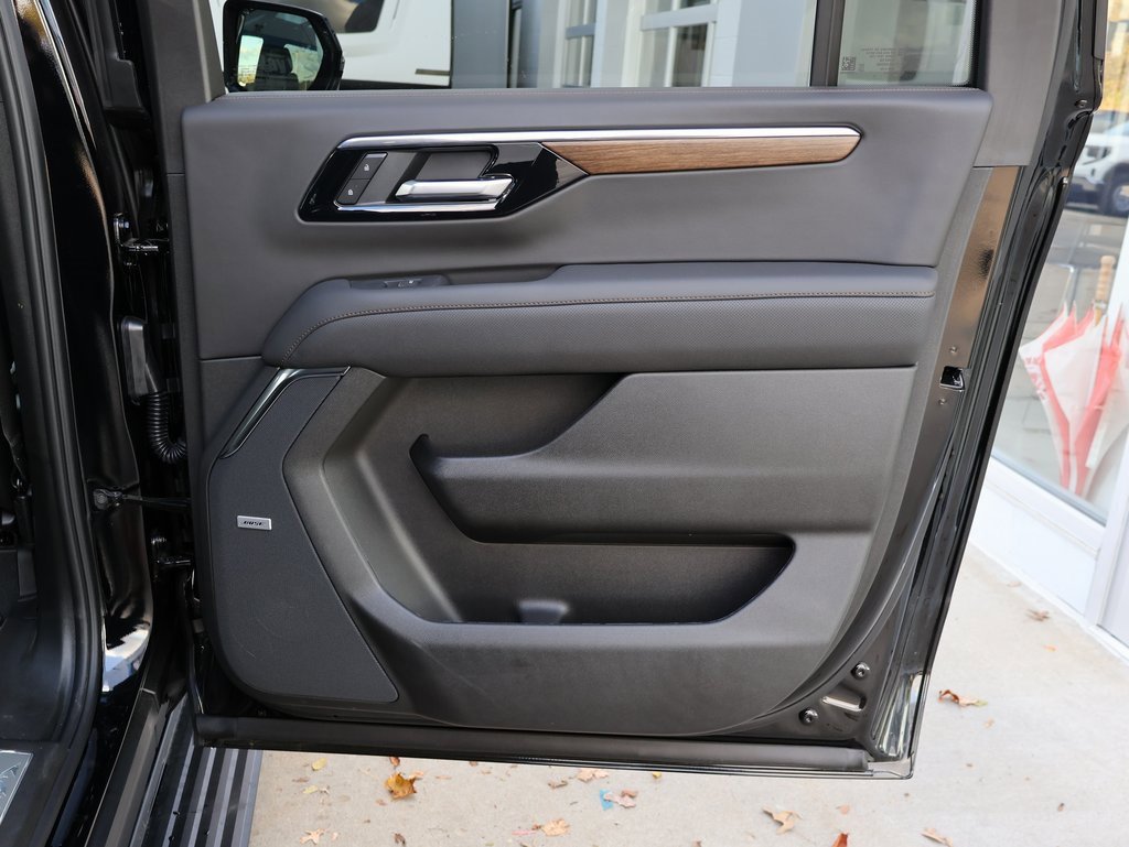 New 2025 Chevrolet Suburban High Country image 42