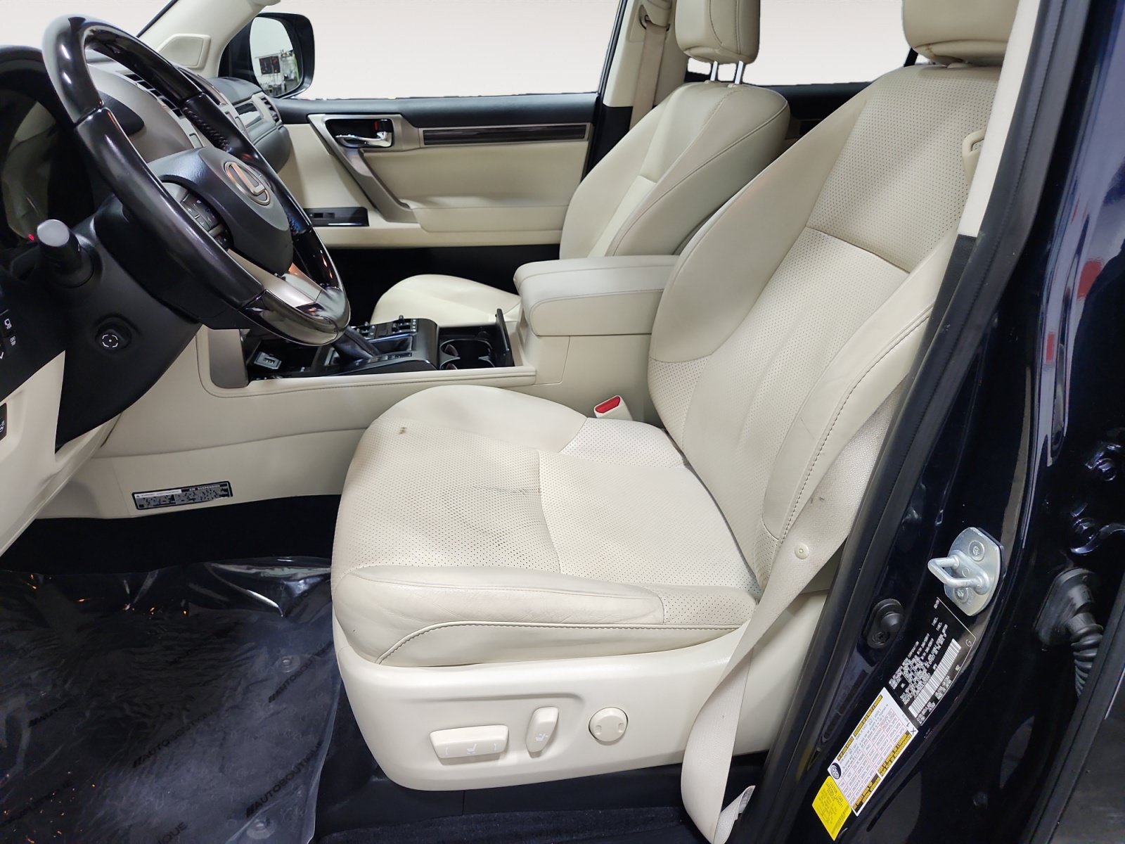 Used 2020 Lexus GX 460 Luxury w/ Accessory Package AWD/4WD image 9