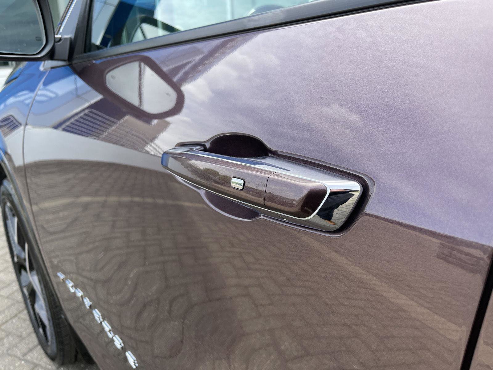 Used 2025 Chevrolet Traverse High Country w/ LPO, Floor Liner Package AWD/4WD image 12