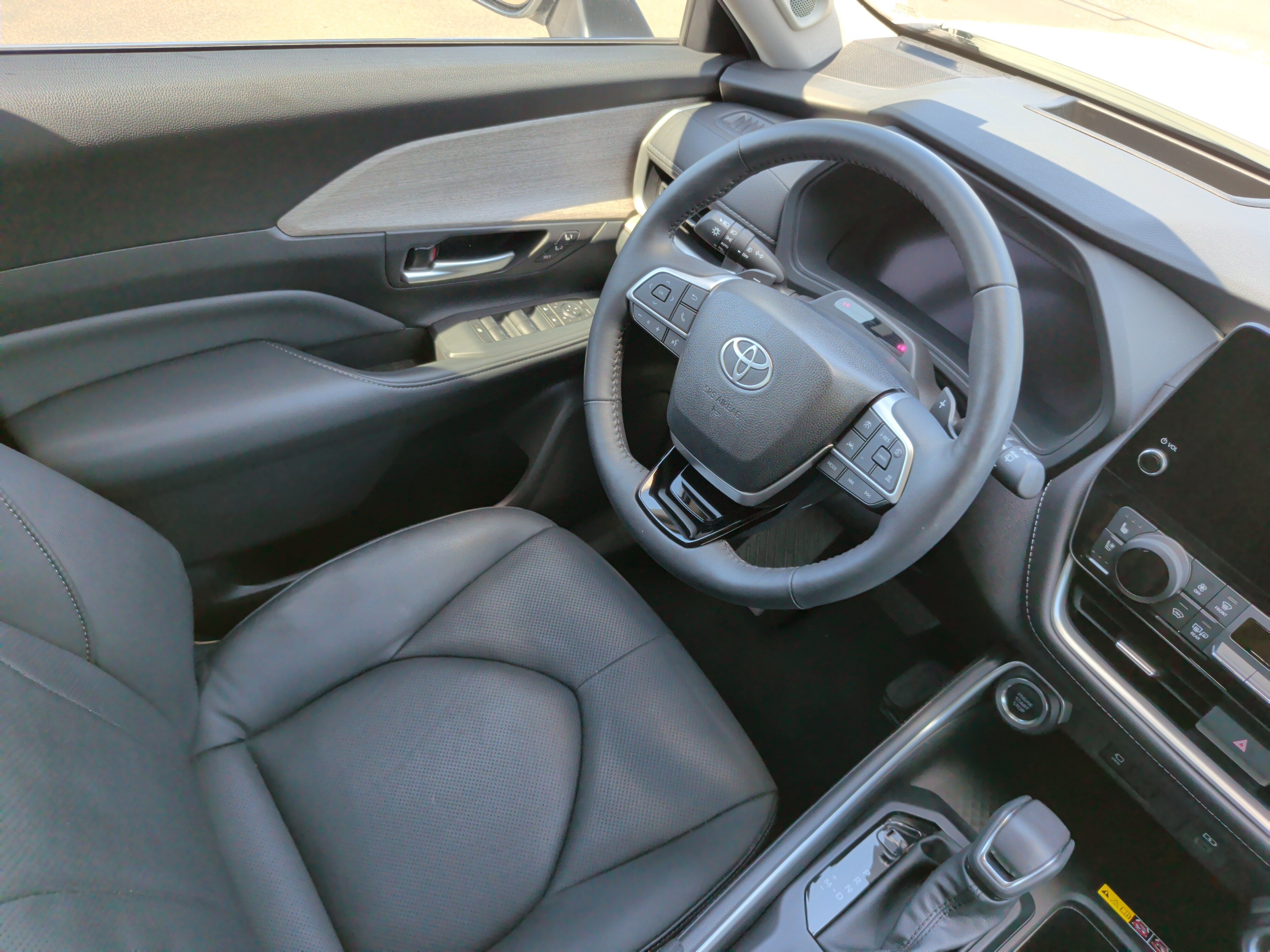 Used 2025 Toyota Grand Highlander AWD image 33