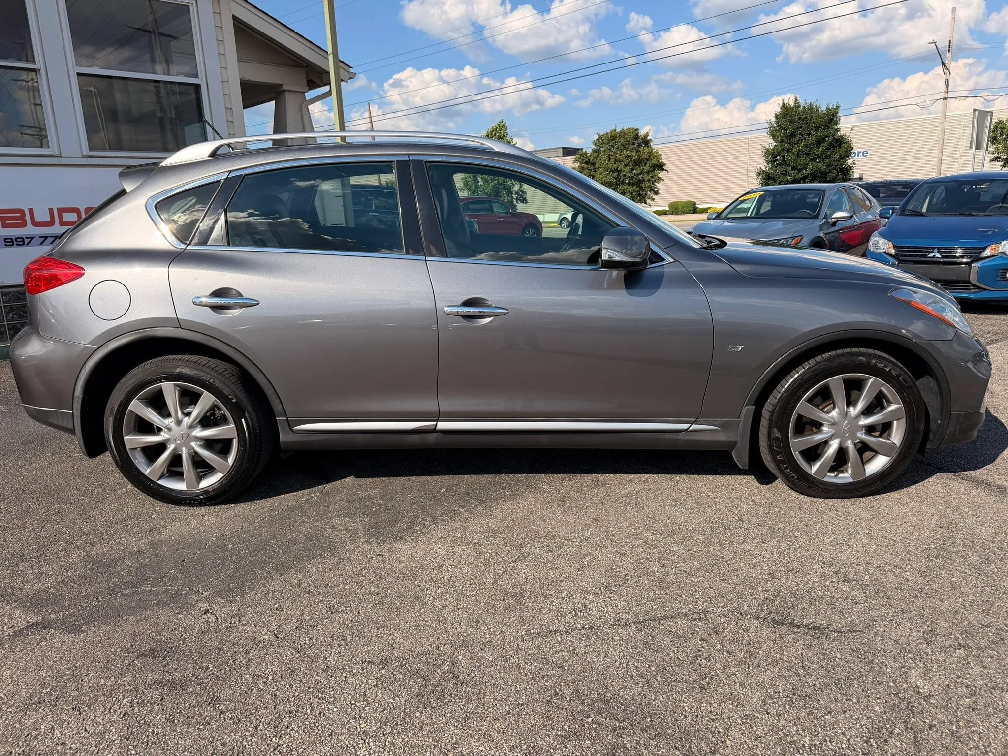 Used 2016 INFINITI QX50 AWD w/ Premium Package image 6