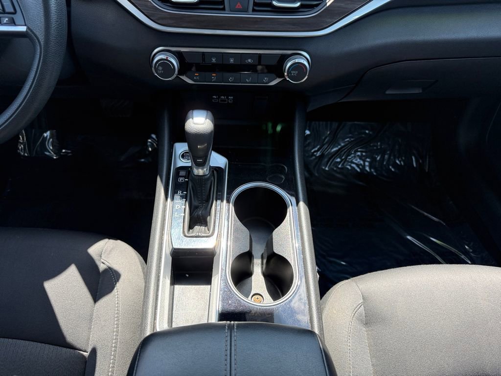 Used 2024 Nissan Altima 2.5 SV FWD image 15