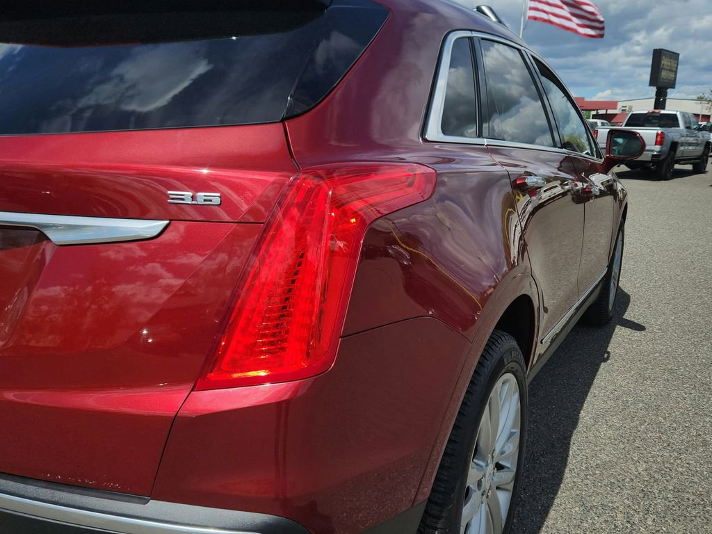 Used 2017 Cadillac XT5 Platinum image 32