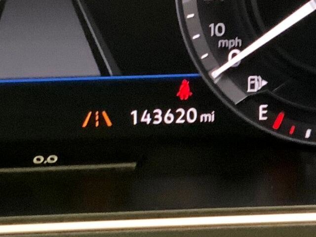 Used 2019 Volkswagen Tiguan SEL Premium image 26