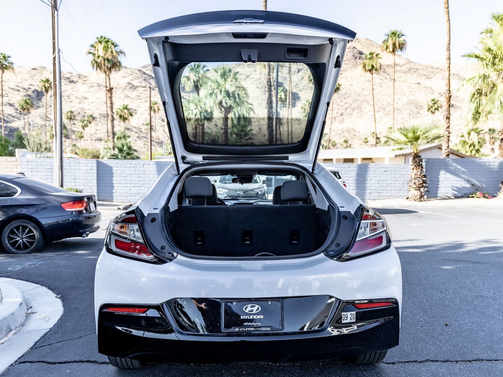 Used 2018 Chevrolet Volt LT FWD image 28