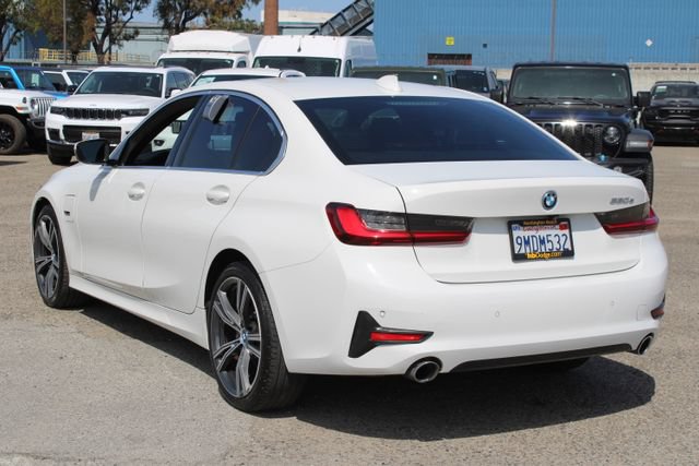 Used 2022 BMW 330e w/ Convenience Package RWD image 3