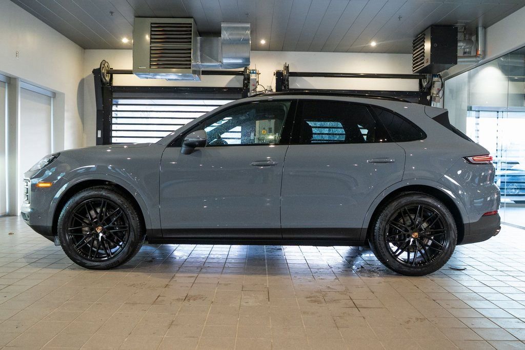 New 2026 Porsche Cayenne image 2