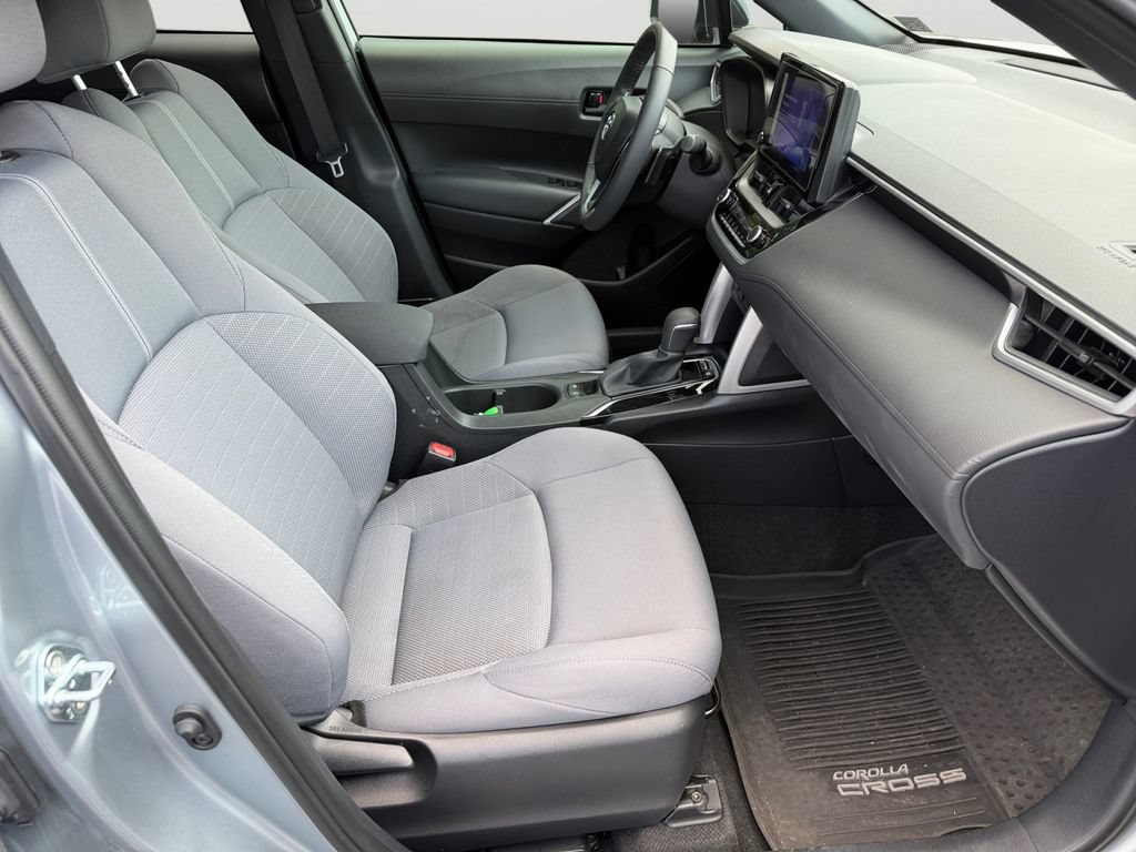 Used 2023 Toyota Corolla Cross AWD Hybrid w/ Moonroof Package image 11