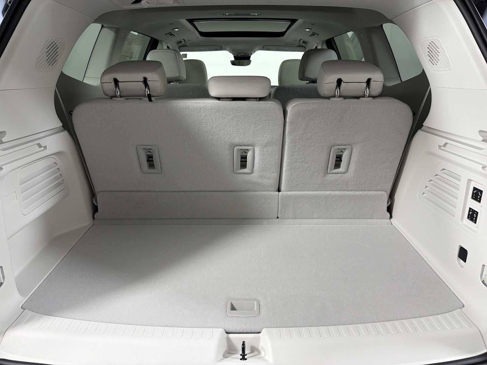 New 2026 Buick Enclave Avenir w/ Super Cruise Package FWD image 17