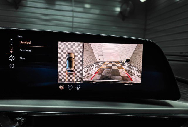 Used 2024 Cadillac Lyriq Luxury RWD image 30