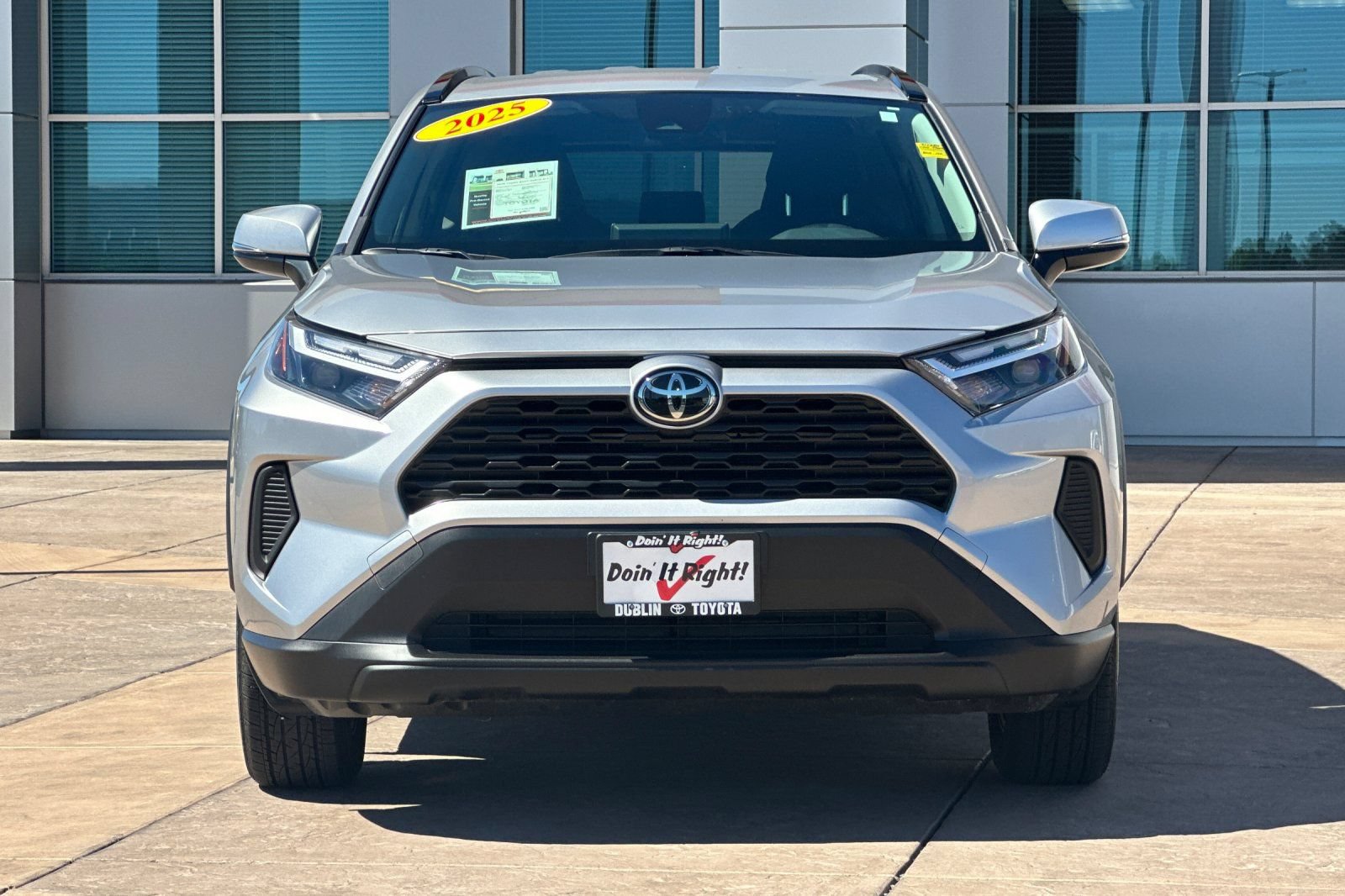 Used 2025 Toyota RAV4 XLE AWD/4WD image 10