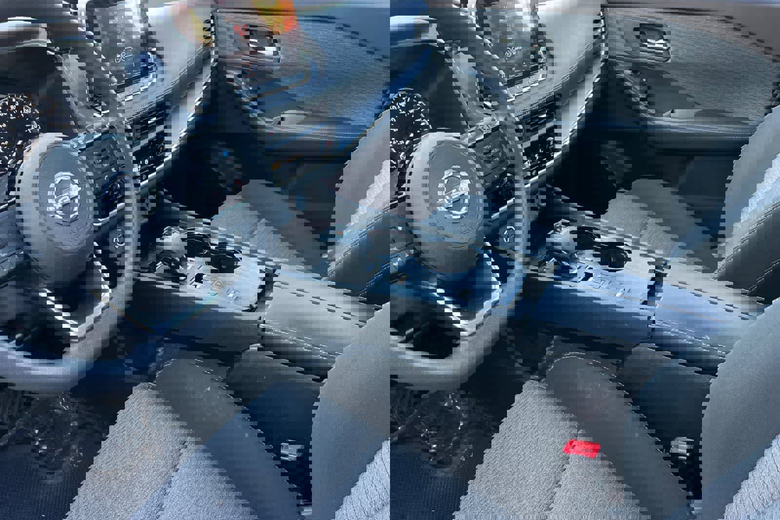 Used 2023 Nissan Rogue SV image 14