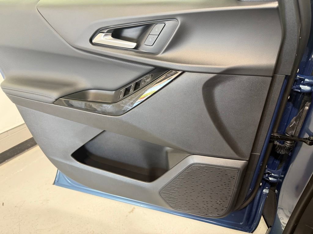 New 2026 Chevrolet Equinox LT w/ LPO, Floor Liner Package FWD image 11
