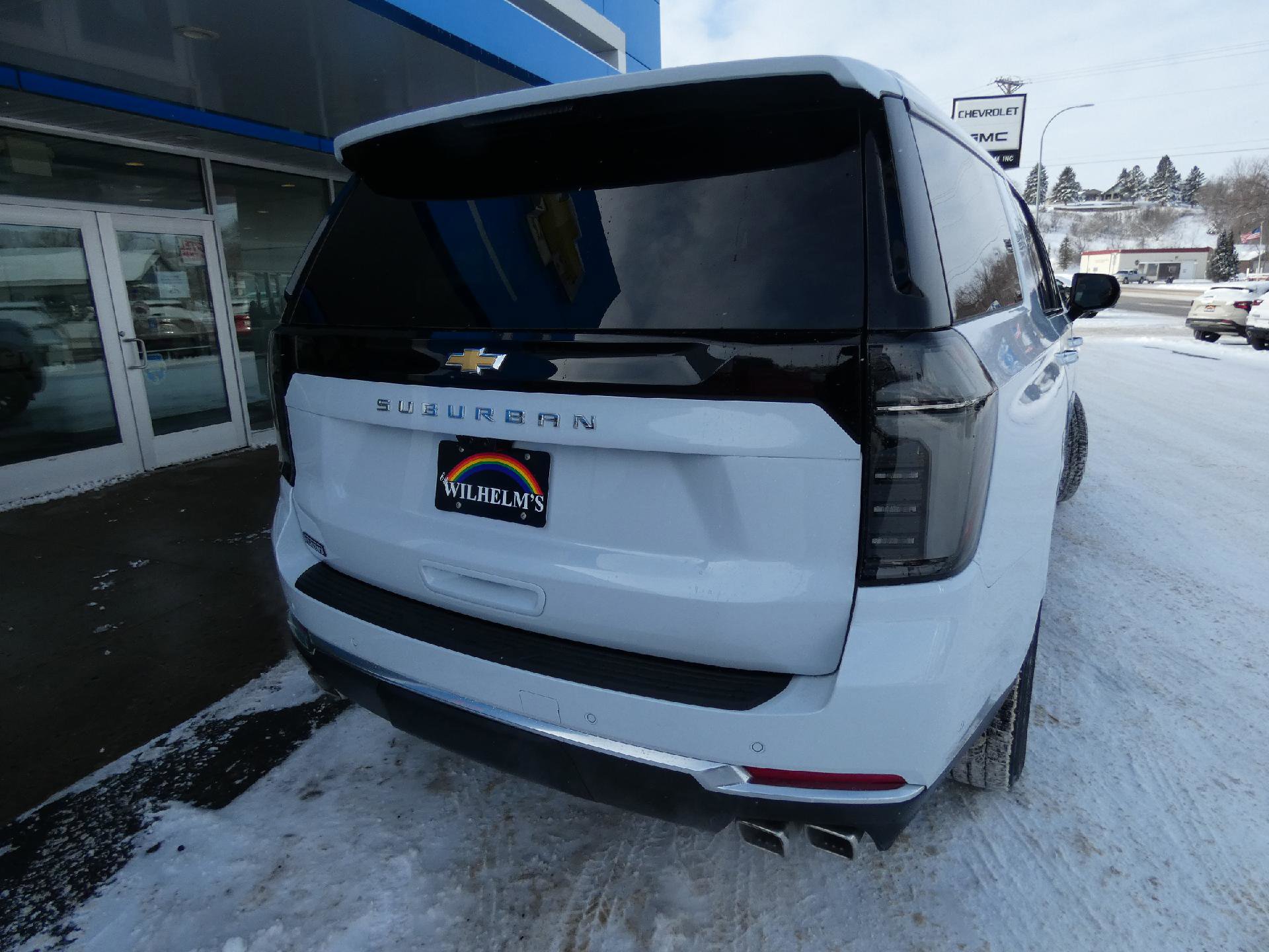 New 2026 Chevrolet Suburban High Country image 3