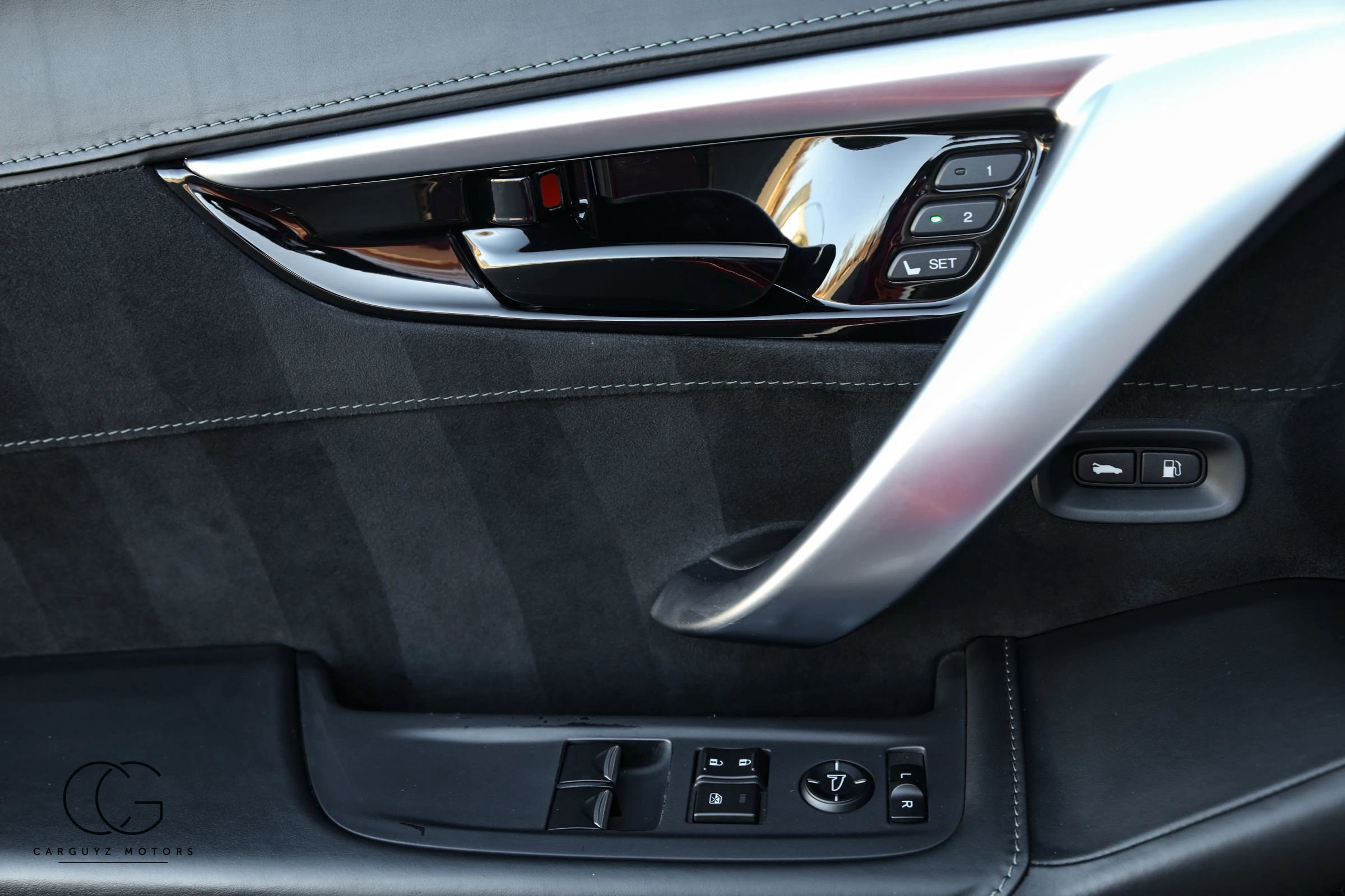 Used 2017 Acura NSX image 33